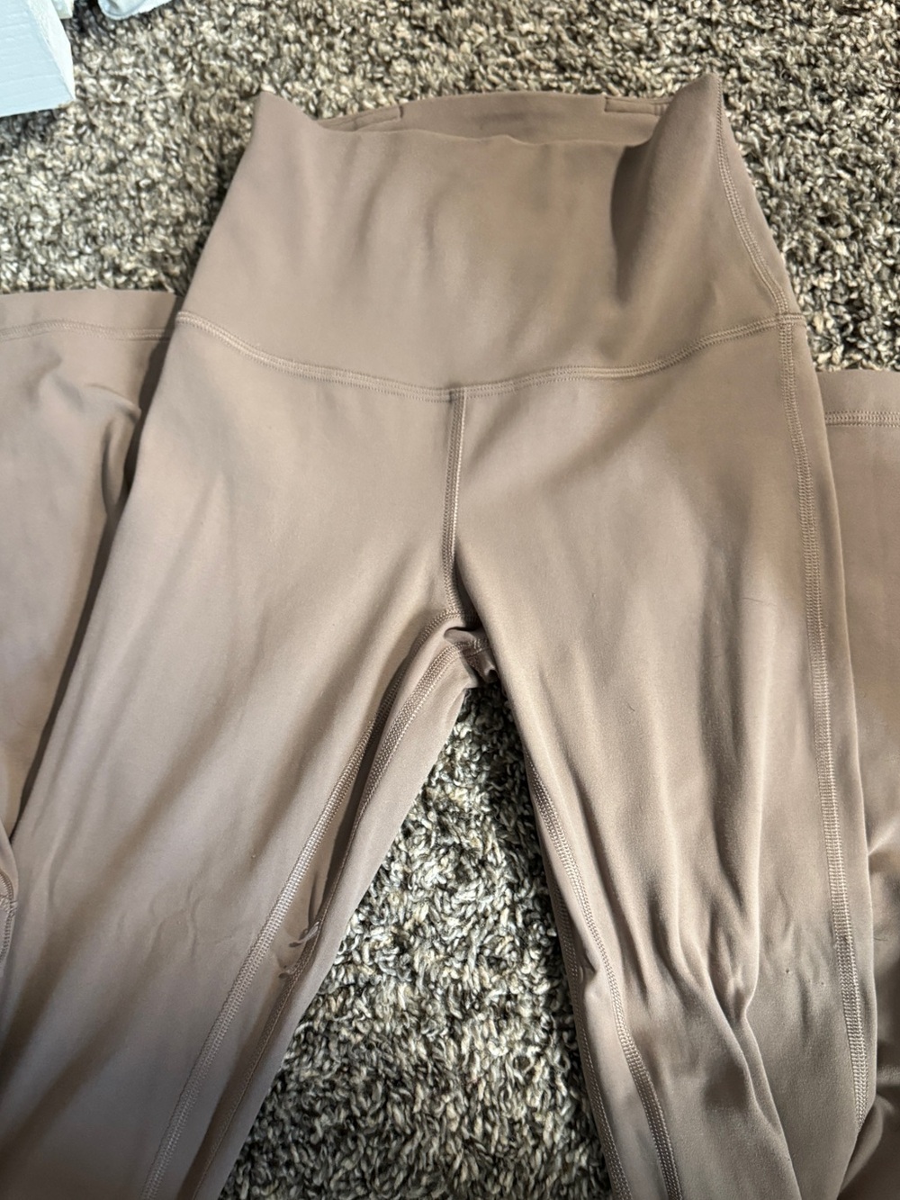 Lululemon set in Taupe - Picture 3 of 4